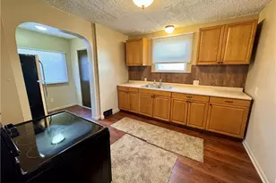 909 Clarendon Ave SW, Canton, OH 44710 - Photo 12