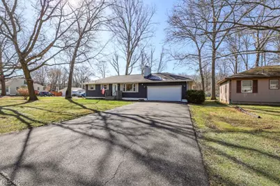 17997 Hillcrest Drive, Lake Milton, OH 44429 - Photo 4