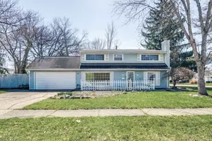 22 Van Doren Dr, Cuyahoga Falls, OH 44221 - Photo 2