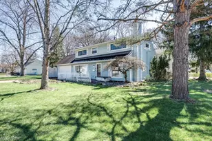 22 Van Doren Dr, Cuyahoga Falls, OH 44221 - Photo 1