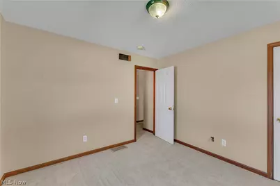 586 Abbe Road, Sheffield Lake, OH 44054 - Photo 22