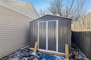 4252 Ridgeview Rd, Loveland, OH 44144 - Photo 34