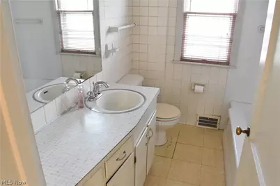 231 Trumbull Avenue NE, Warren, OH 44483 - Photo 22