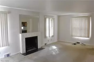 231 Trumbull Ave NE, Warren, OH 44483 - Photo 4