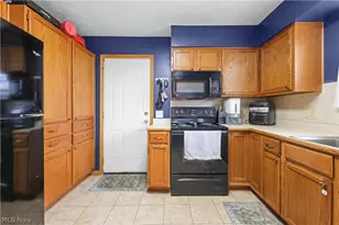 7010 Stonecreek Ave NE, Canton, OH 44721 - Photo 8
