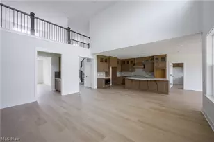 32610 Trillium Ct, Avon Lake, OH 44012 - Photo 10