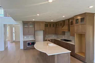 32610 Trillium Ct, Avon Lake, OH 44012 - Photo 2