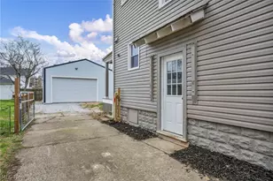39 25th St NW, Barberton, OH 44203 - Photo 4