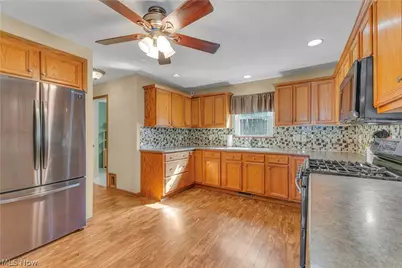 5747 Pleasant Avenue, North Ridgeville, OH 44039 - Photo 12