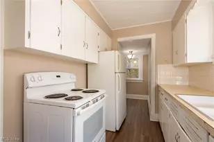 231 Windsor St, Akron, OH 44306 - Photo 6