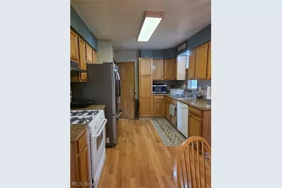 10839 Prospect Road, Strongsville, OH 44149 - Photo 6