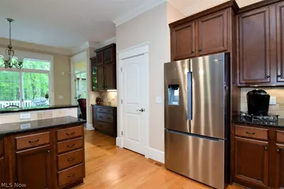 11101 E Washington Street, Chagrin Falls, OH 44023 - Photo 16