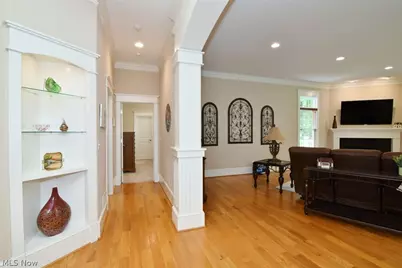 11101 E Washington Street, Chagrin Falls, OH 44023 - Photo 4
