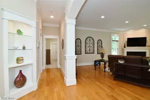 11101 E Washington St, Chagrin Falls, OH 44023 - Photo 4