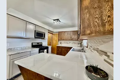 1264 Everbright Drive, Uniontown, OH 44685 - Photo 6