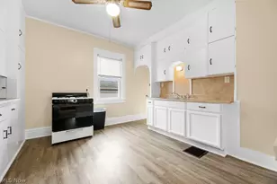 233 W Cambridge St, Alliance, OH 44601 - Photo 4