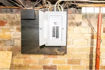 2241 Tuscarawas Street W, Canton, OH 44708 - Photo 30