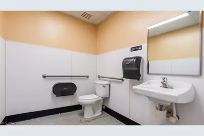 131 N Maysville Avenue, South Zanesville, OH 43701 - Photo 10