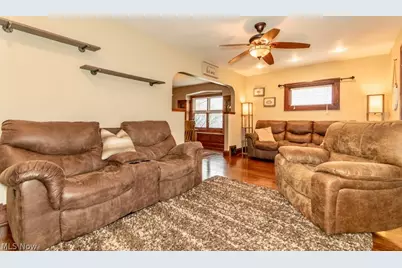 1383 Churchill Road, Lyndhurst, OH 44124 - Photo 6