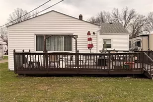 35288 Beach Park Ave, Eastlake, OH 44095 - Photo 4