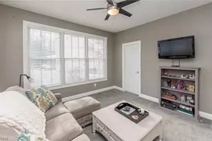 20208 E Donegal Ln, Strongsville, OH 44149 - Photo 8