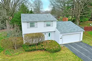 1756 Penny Ln, Youngstown, OH 44515 - Photo 2