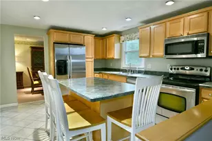 1756 Penny Ln, Youngstown, OH 44515 - Photo 12