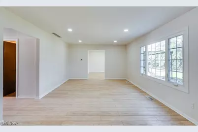 292 Parkview Drive, Aurora, OH 44202 - Photo 14