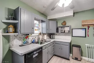 13513 York Blvd, Garfield Heights, OH 44125 - Photo 8