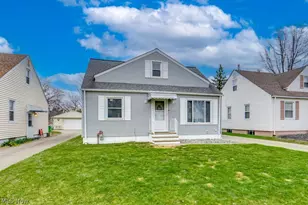 13513 York Blvd, Garfield Heights, OH 44125 - Photo 2