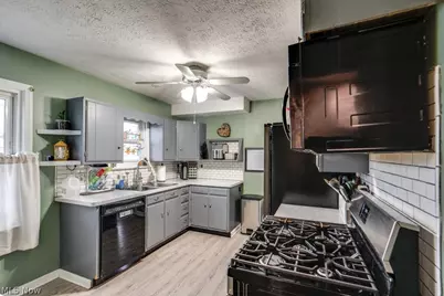 13513 York Boulevard, Garfield Heights, OH 44125 - Photo 12