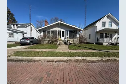 429 E 7th Street, Port Clinton, OH 43452 - Photo 1