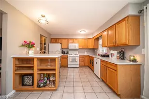 151 N Yorkshire Blvd, Austintown, OH 44515 - Photo 8