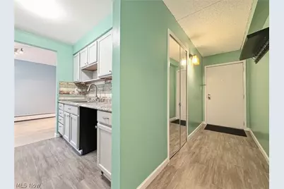 521 Tollis #396, Grandview Heights, OH 44147 - Photo 6