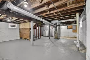 12912 Maplerow Ave, Garfield Heights, OH 44105 - Photo 24