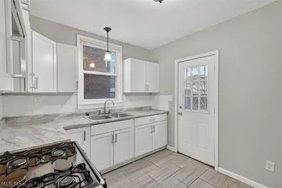 12912 Maplerow Avenue, Garfield Heights, OH 44105 - Photo 8