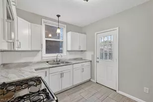 12912 Maplerow Ave, Garfield Heights, OH 44105 - Photo 8