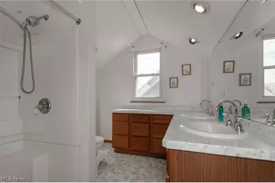 5718 Delora Avenue, Brooklyn, OH 44144 - Photo 18