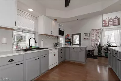 5718 Delora Avenue, Brooklyn, OH 44144 - Photo 8