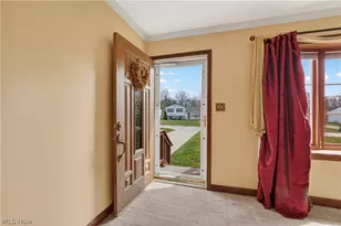 6432 Ambrose Dr, Mentor, OH 44060 - Photo 2