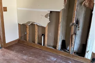 215 Woodlawn Ave, Geneva, OH 44041 - Photo 10