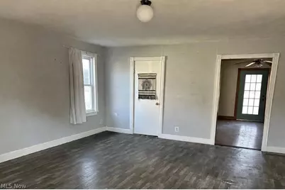 215 Woodlawn Avenue, Geneva, OH 44041 - Photo 2