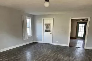 215 Woodlawn Ave, Geneva, OH 44041 - Photo 2