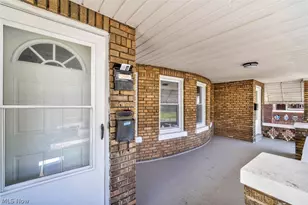 929 Thornhill Dr, Loveland, OH 44108 - Photo 4