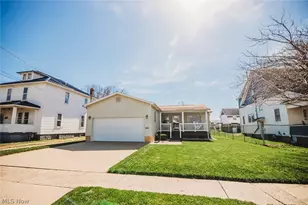 808 28th St, Vienna, WV 26105 - Photo 4