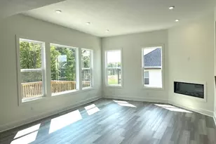 26329 Grand Vw Dr, Olmsted Twp, OH 44138 - Photo 4