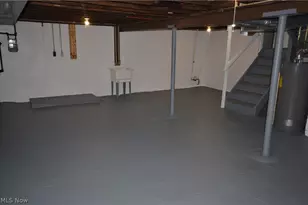 1064 Lane St, Akron, OH 44307 - Photo 32