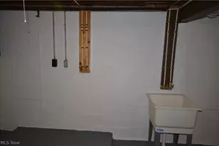 1064 Lane St, Akron, OH 44307 - Photo 36