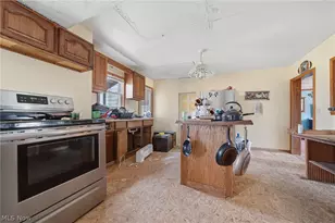 4677 Rock Spring Rd, Ravenna, OH 44266 - Photo 8