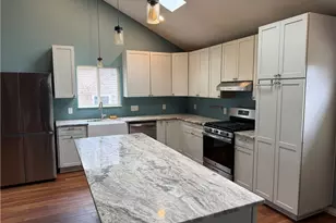 8352 Wyatt Rd, Grandview Heights, OH 44147 - Photo 2